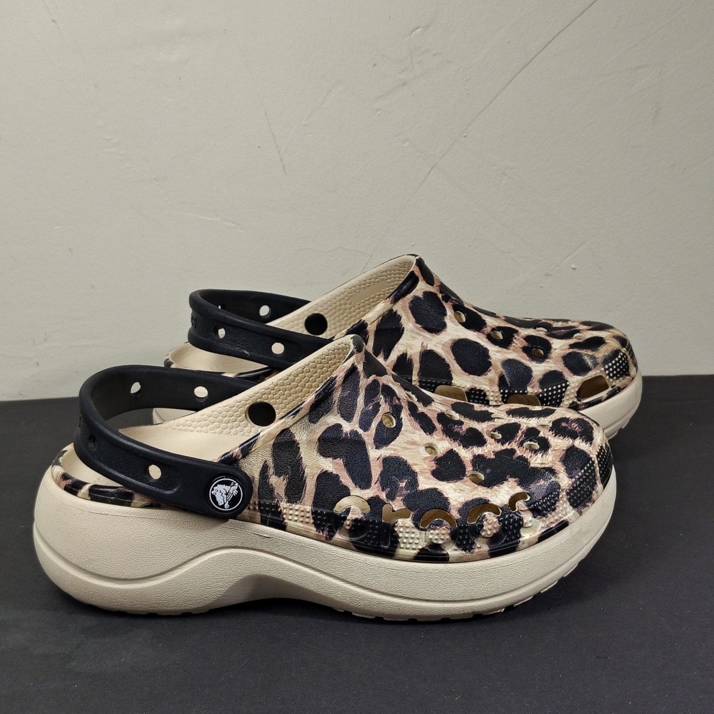 Crocs Classic Platform Clogs Womens Size 7 Leopard Print Animal Comfort Shoes